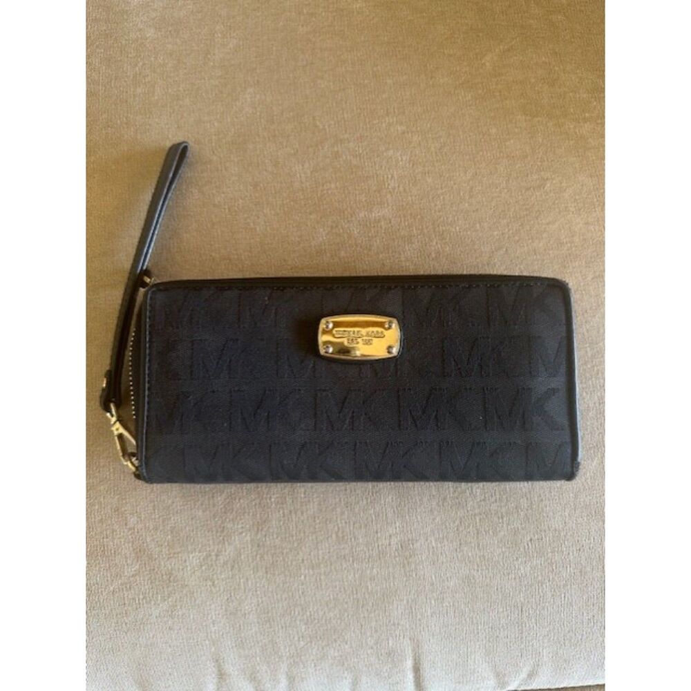 Michael Kors Jet Set Travel Continental Wristlet Wallet in Black